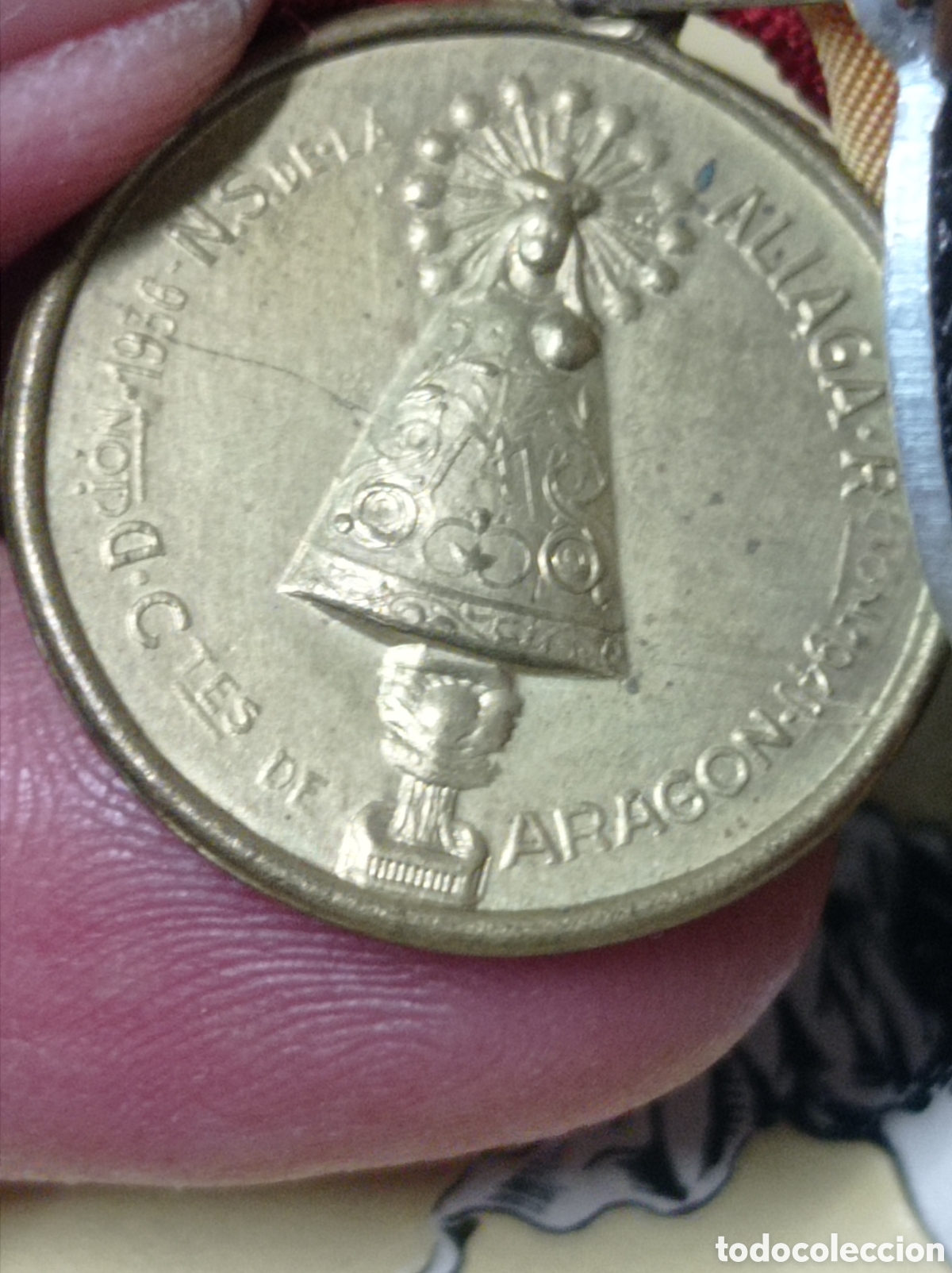 Antig&uuml;edades: 3 medallas y 2 detentes - Foto 5