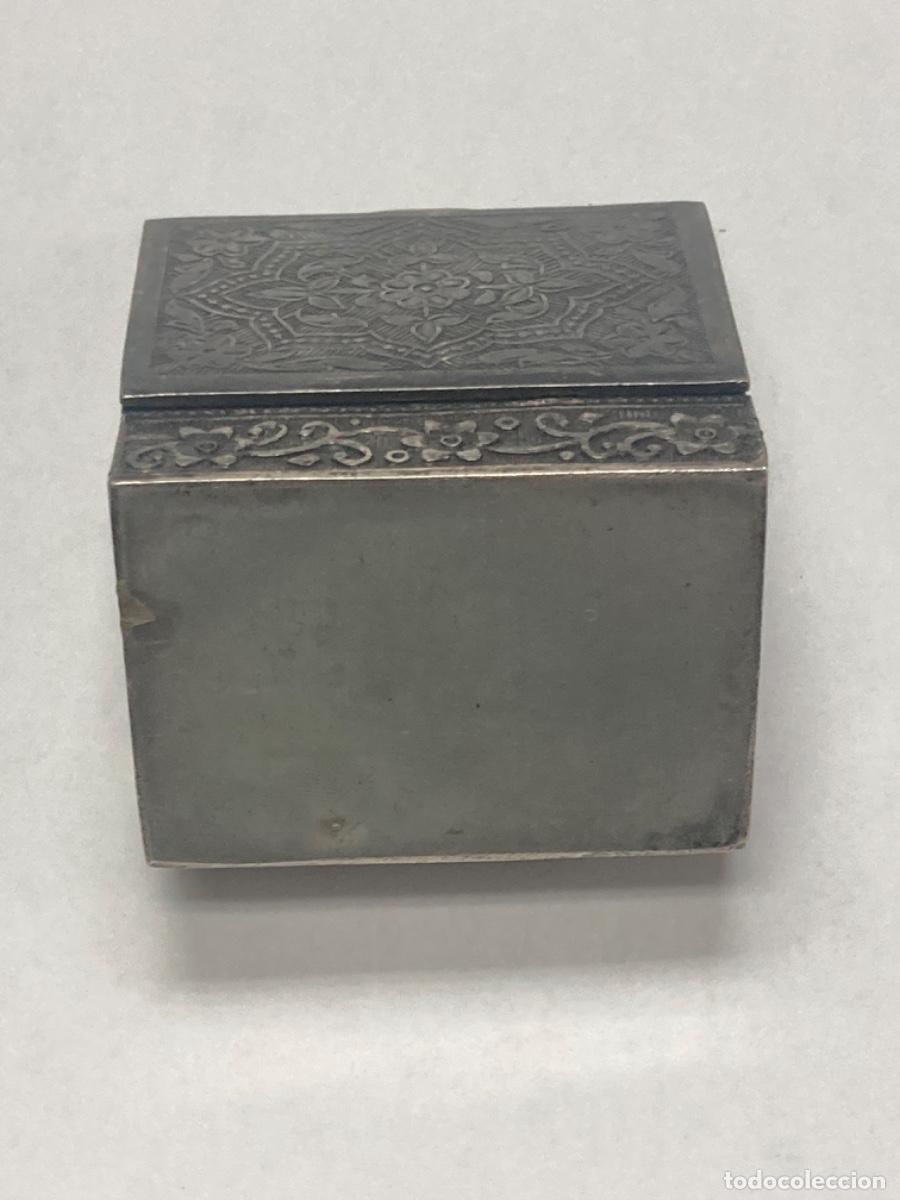 Antig&uuml;edades: Cajita de plata con estampaci&oacute;n /K01 - Foto 4