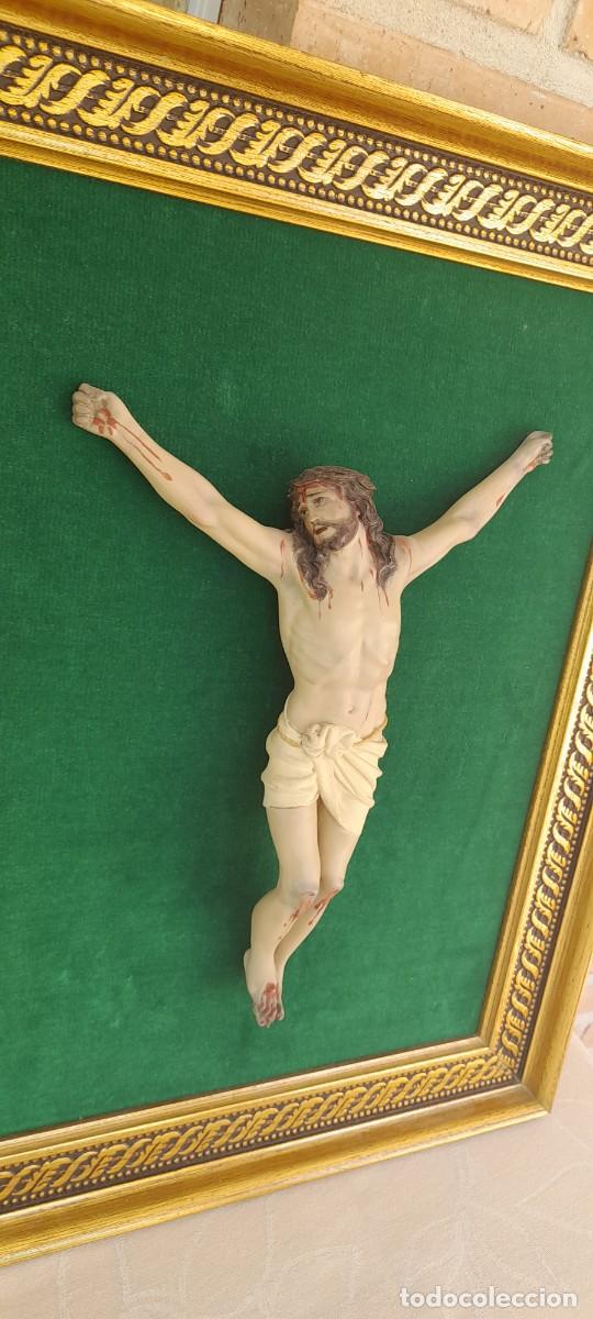 Antig&uuml;edades: CRISTO CRUCIFICADO EN CUADRO - Foto 3