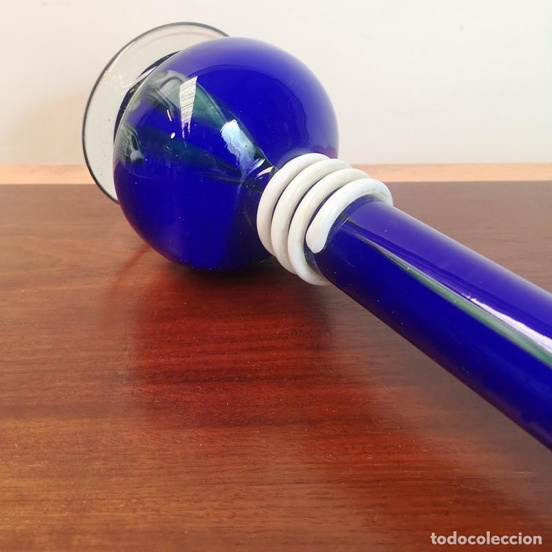 Antig&uuml;edades: Florero de Cristal Azul Cobalto - Foto 3