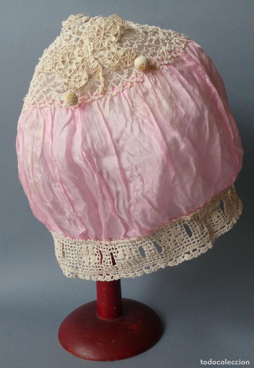 Antig&uuml;edades: ANTIGUO GORRO DE ENCAJE Y SEDA PPIO.S.XX - Foto 1