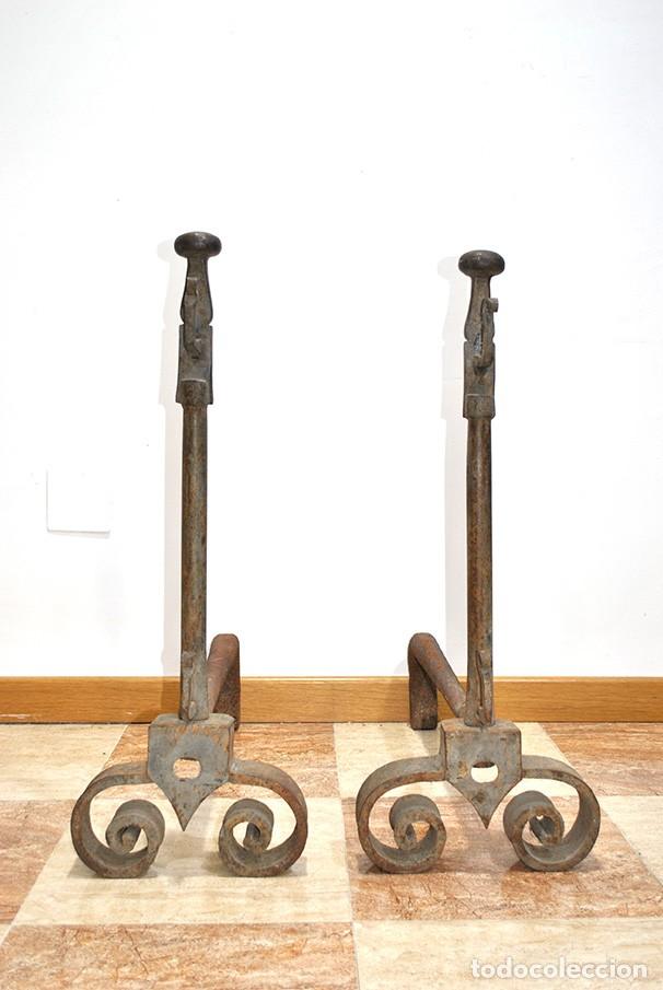 Antig&uuml;edades: JUEGO DE MORILLOS DE HIERRO PARA CHIMENEA - Foto 1