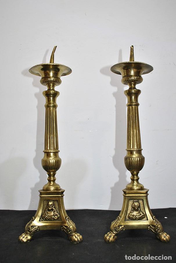 Antig&uuml;edades: PAREJA DE HACHEROS DE BRONCE DORADO - Foto 1