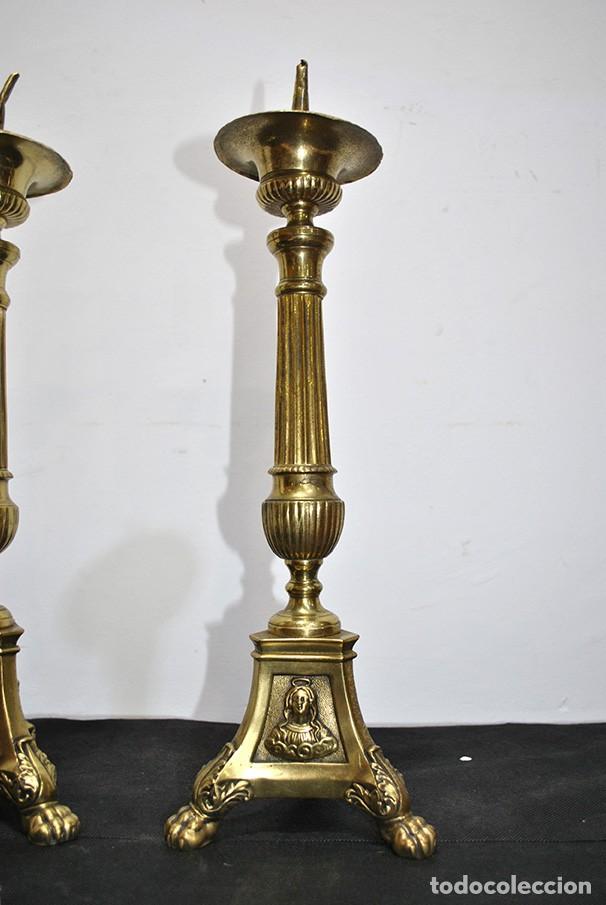 Antig&uuml;edades: PAREJA DE HACHEROS DE BRONCE DORADO - Foto 2