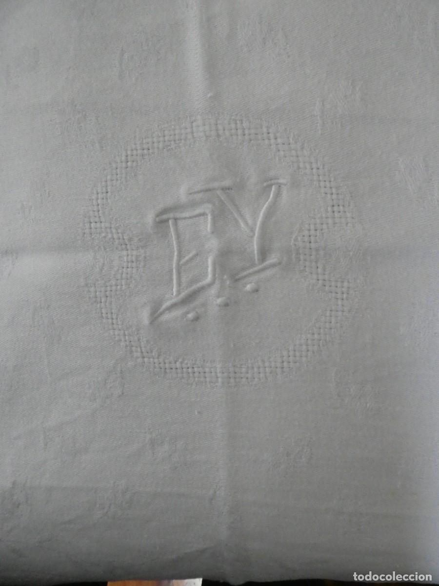 Antig&uuml;edades: CUATRO SERVILLETAS DE ALGODON CON INICIALES E.Y PPIO.S.XX - Foto 1