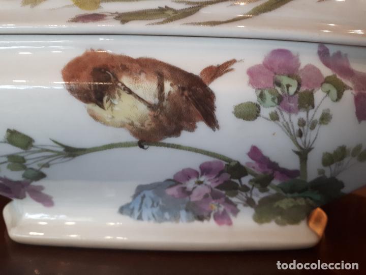 Antig&uuml;edades: Sopera de porcelana, siglo XIX. - Foto 3