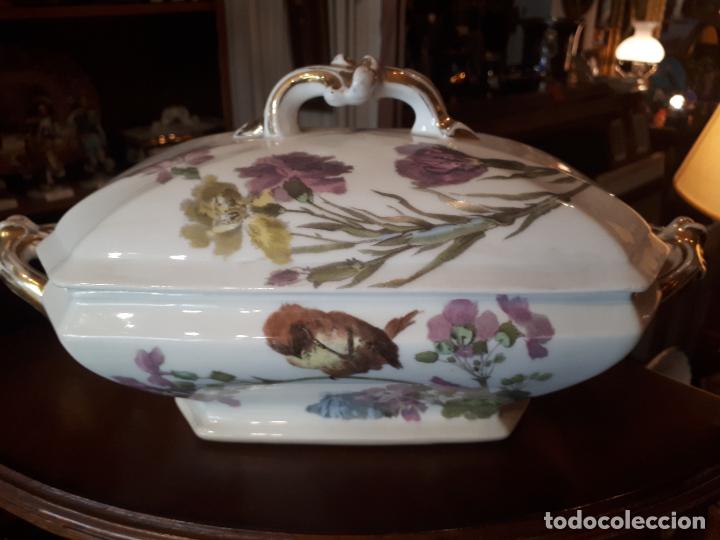 Antig&uuml;edades: Sopera de porcelana, siglo XIX. - Foto 1