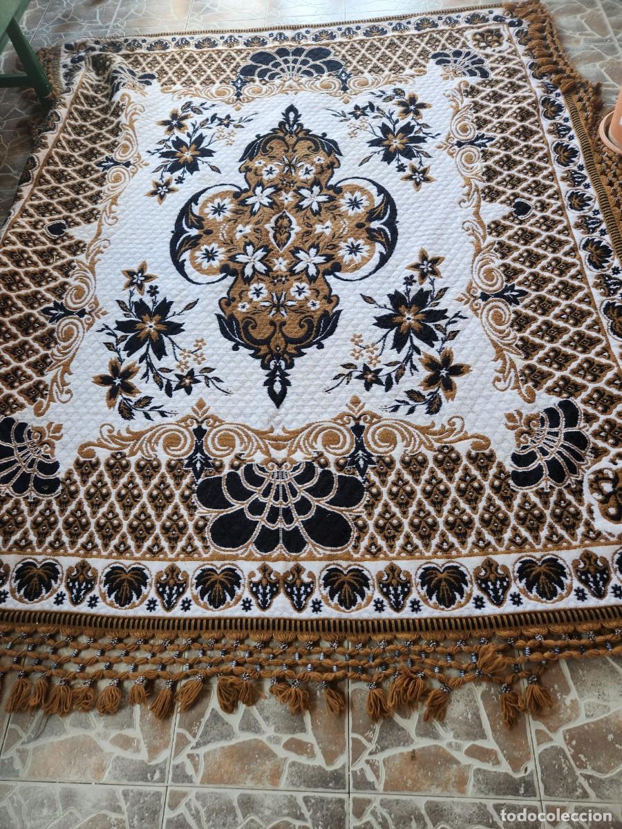 Antig&uuml;edades: Colcha de lana lorquina, llamadas del tinte, reversible - Foto 4