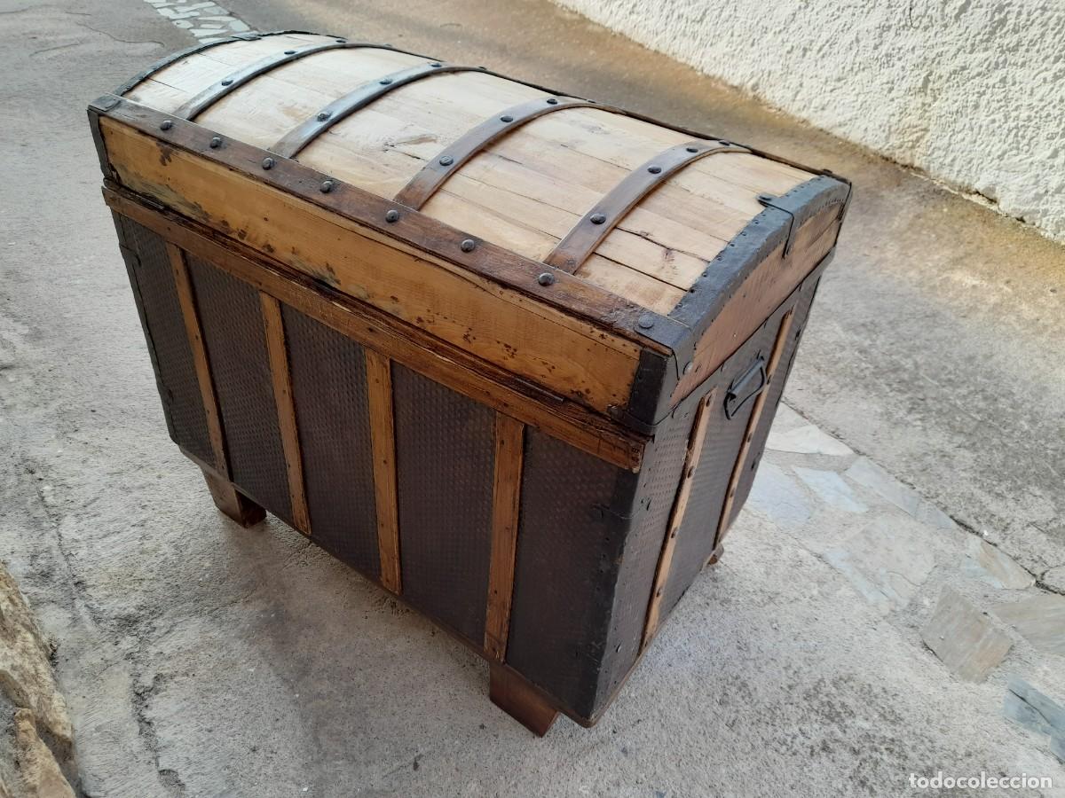 Antig&uuml;edades: Baul arca de madera y chapa restaurado estilo cofre - Foto 10