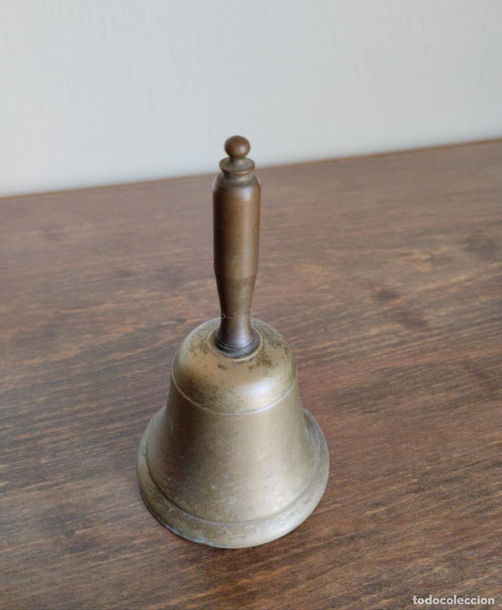 Antig&uuml;edades: Antigua campana de mesa de llamada al servicio - Foto 3