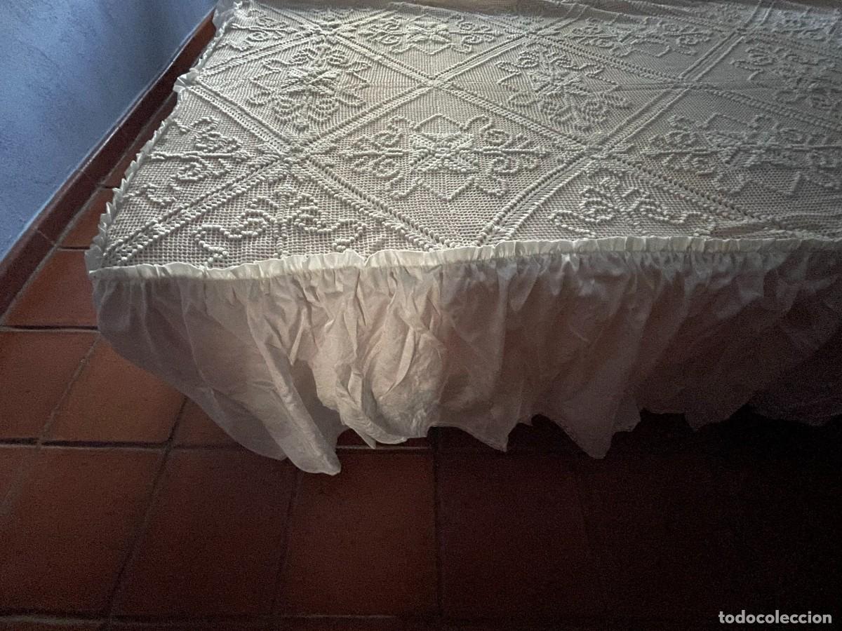 Antig&uuml;edades: COLCHA GANCHILLO CON CUADRANTE - Foto 5