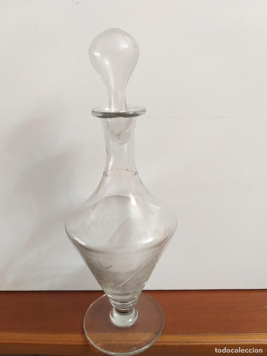 Antig&uuml;edades: antigua licorera cristal tallado - Foto 1