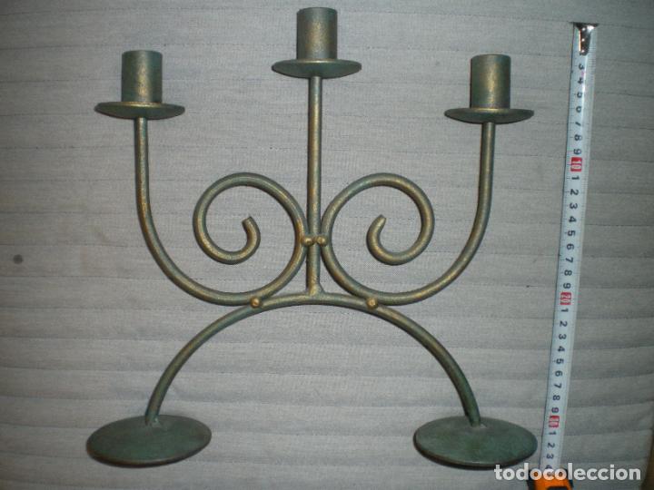 Antig&uuml;edades: CANDELABRO DE FORJA - Foto 2