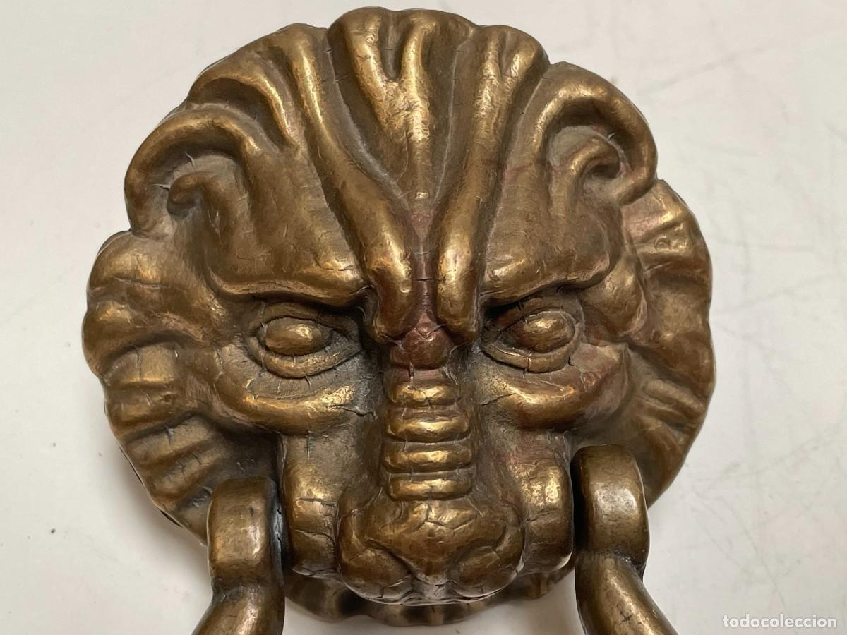 Antig&uuml;edades: ALDABA ANTIGUA DE BRONCE MACIZO CABEZA DE LEON - Foto 4