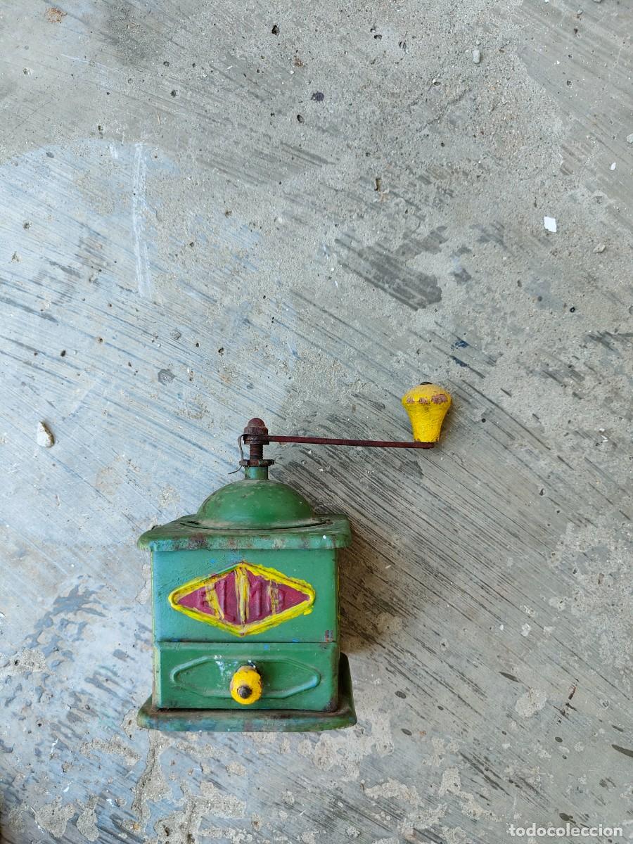 Antiquit&eacute;s: MOLINILLO DE CAFE METALICO CON POMOS DE MADERA ANTIGUO