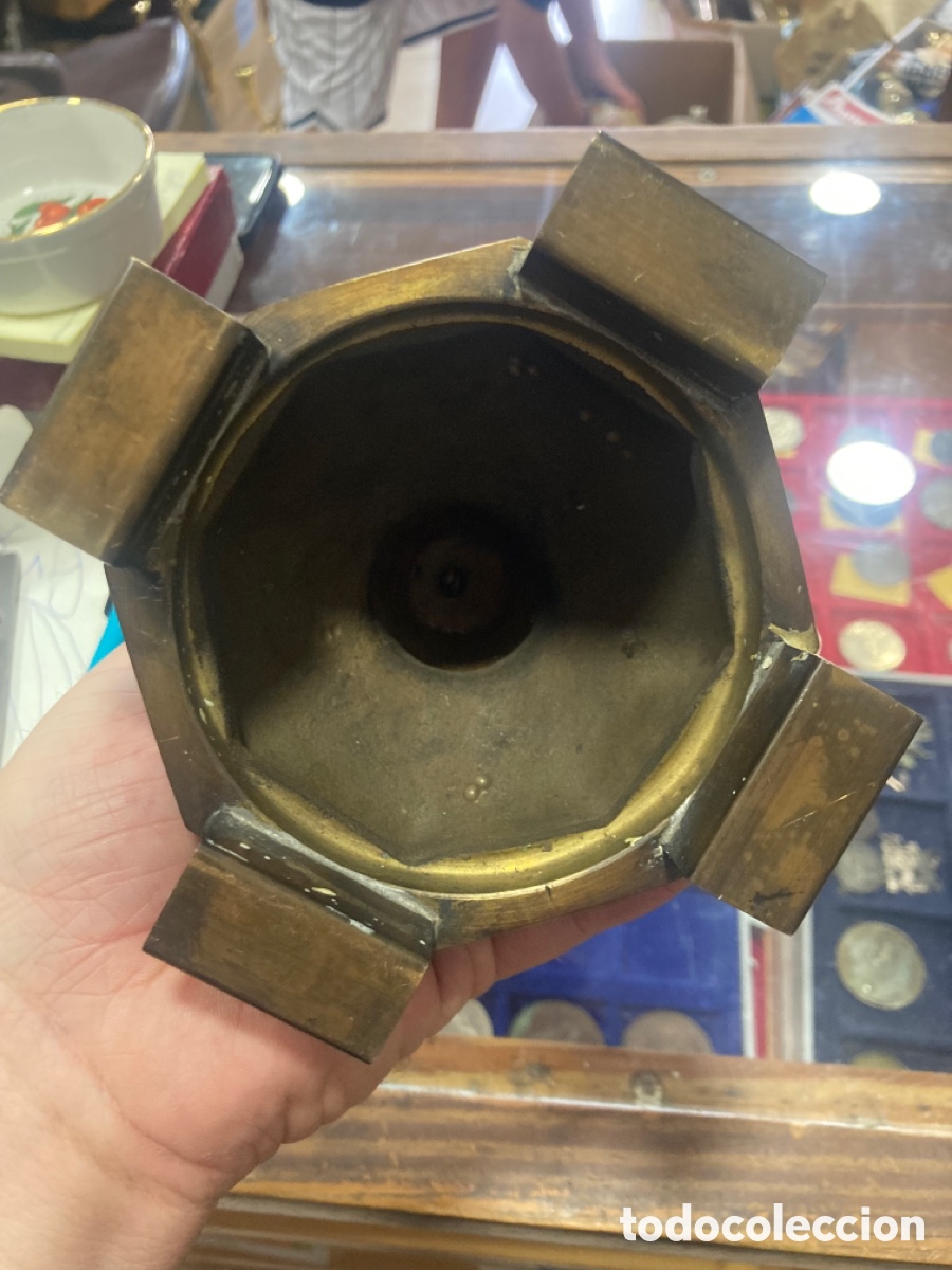 Antig&uuml;edades: Bonito porta velas de bronce - Foto 5