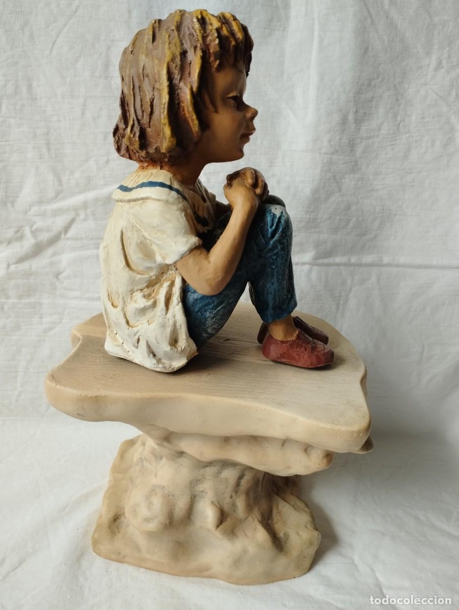 Antig&uuml;edades: Figura de ni&ntilde;a sentada - Foto 6