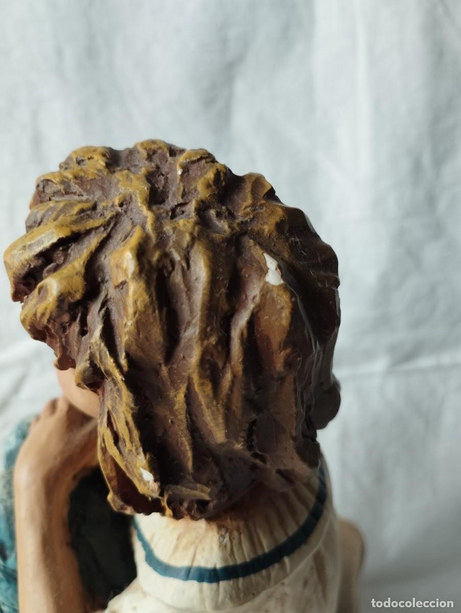 Antig&uuml;edades: Figura de ni&ntilde;a sentada - Foto 13