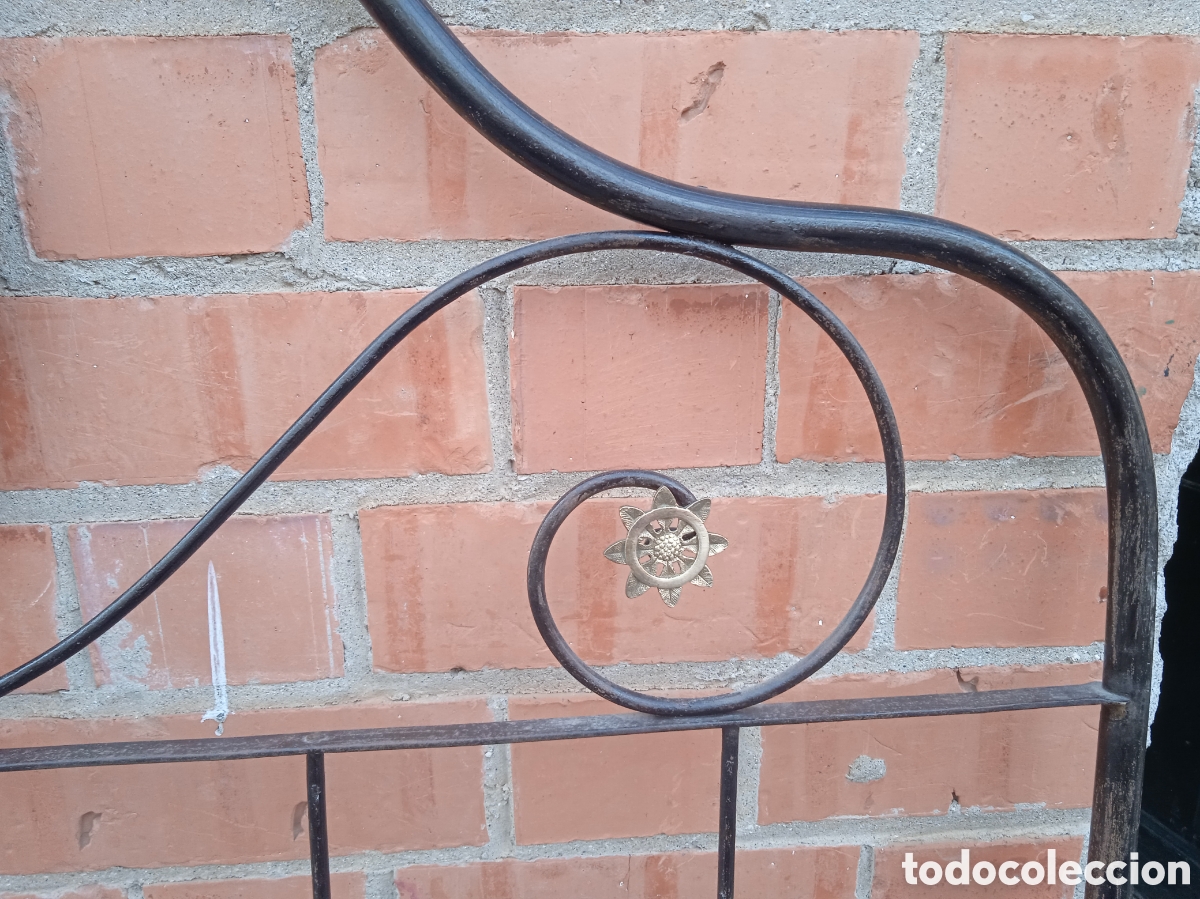 Antig&uuml;edades: Cabezal de cama en buen estado - Foto 3