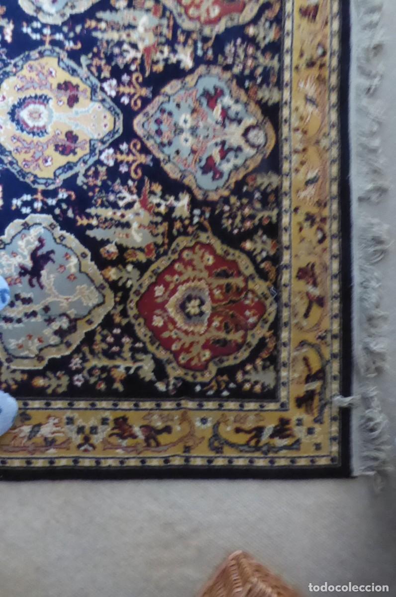 Antig&uuml;edades: Alfombra negra con flores - Foto 5
