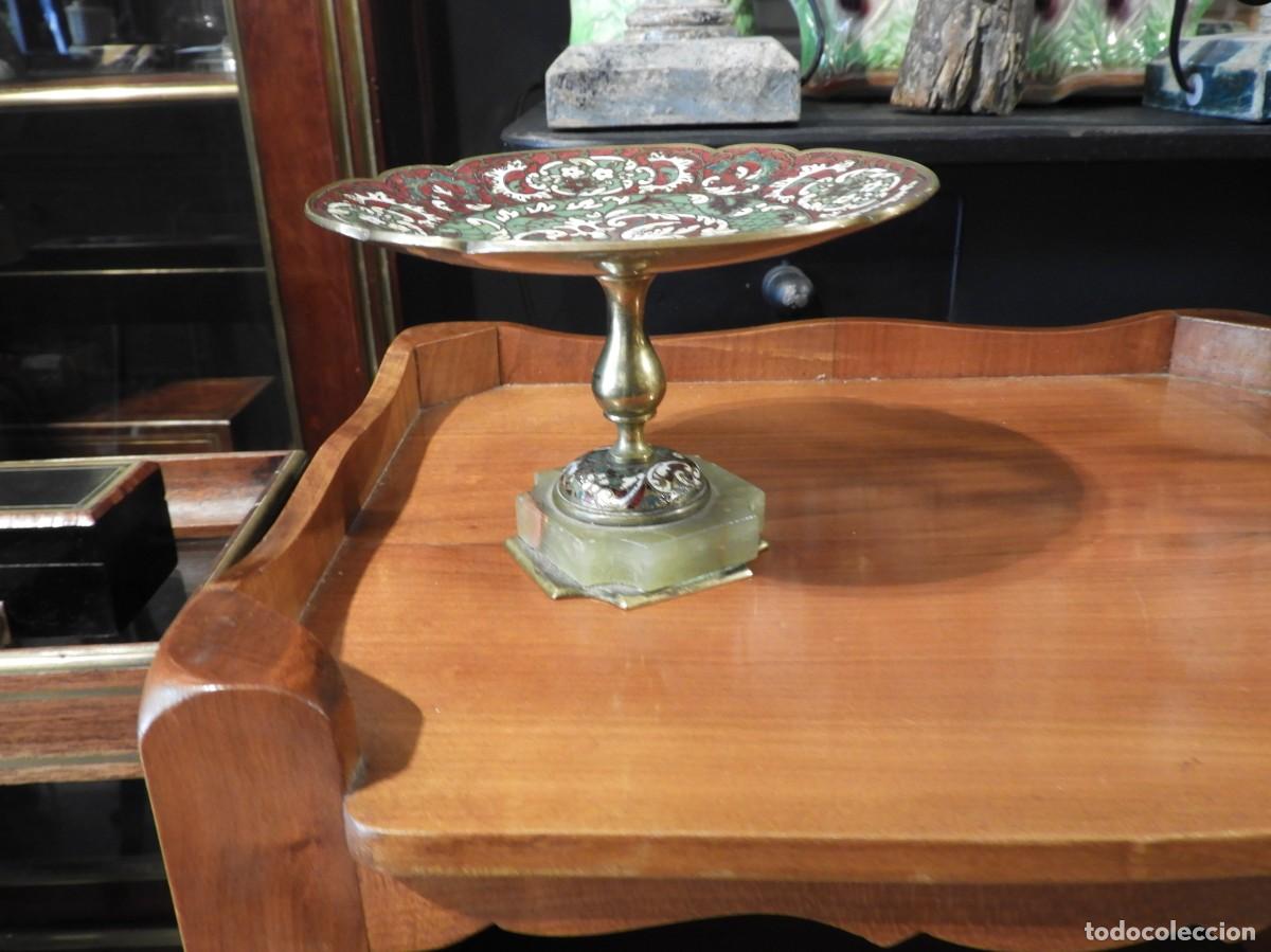 Antig&uuml;edades: CENTRO DE BRONCE DORADO Y ESMALTE CLOISONNE - Foto 3