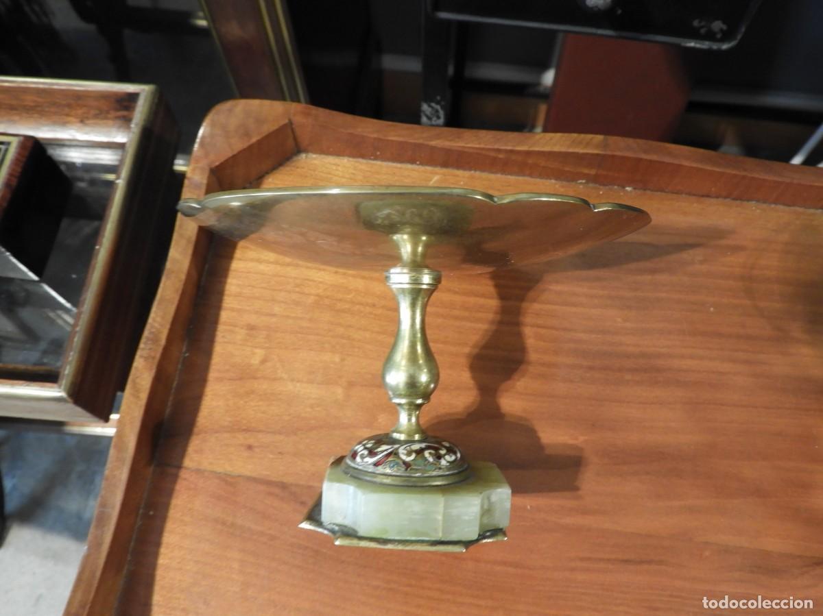 Antig&uuml;edades: CENTRO DE BRONCE DORADO Y ESMALTE CLOISONNE - Foto 4