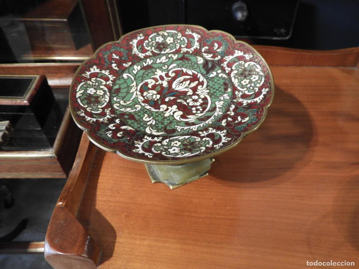 Antig&uuml;edades: CENTRO DE BRONCE DORADO Y ESMALTE CLOISONNE - Foto 8