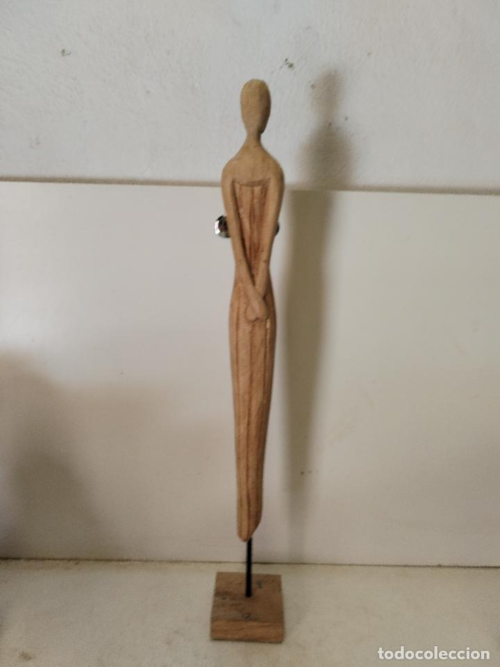 Antig&uuml;edades: figura de mujer talla de madera - Foto 4