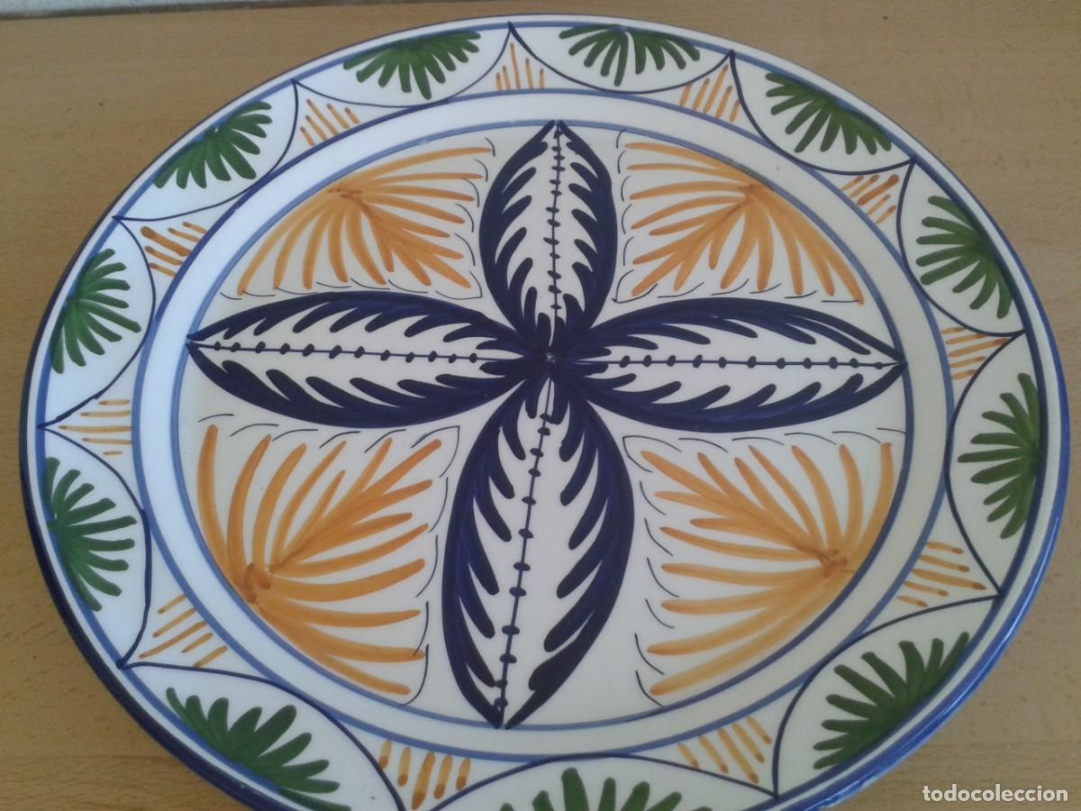 Antig&uuml;edades: PLATO PINTADO A MANO DE MANISES - Foto 4