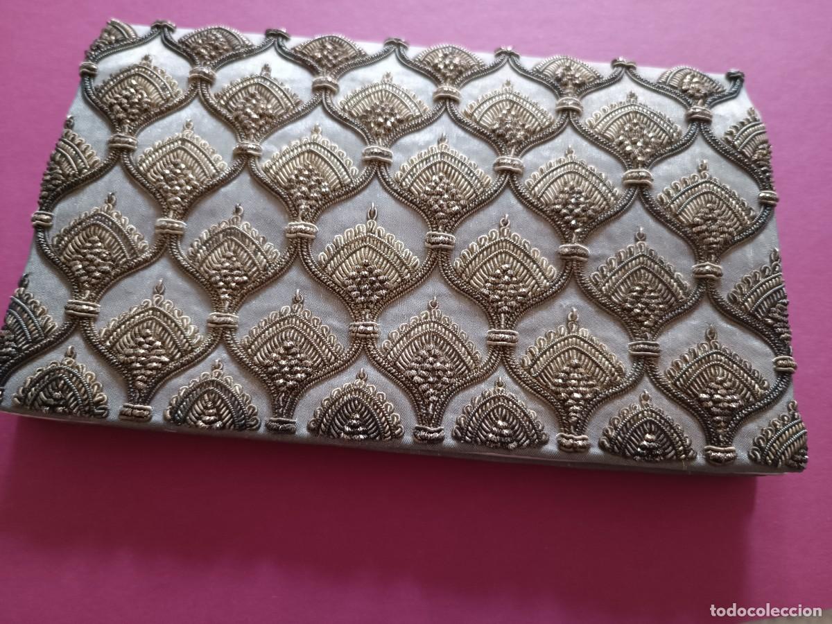 Antig&uuml;edades: BOLSO-CARTERA DE CEREMONIA EN SEDA - Foto 3