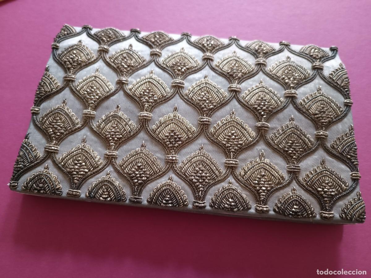 Antig&uuml;edades: BOLSO-CARTERA DE CEREMONIA EN SEDA - Foto 5