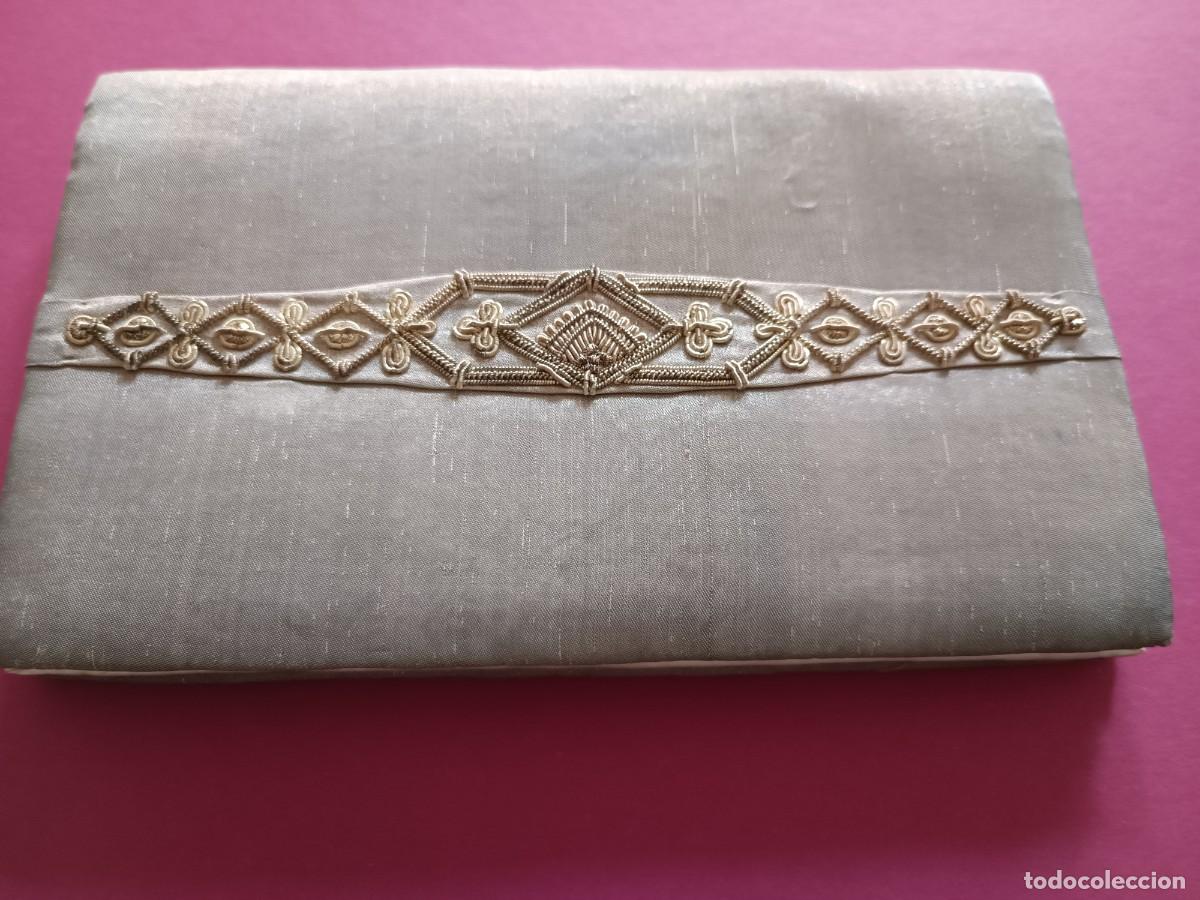 Antig&uuml;edades: BOLSO-CARTERA DE CEREMONIA EN SEDA - Foto 8