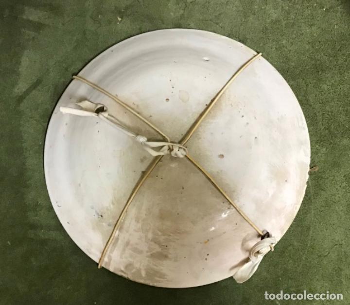 Antig&uuml;edades: PLATO DE MANISES POLICROMO S. XIX - Foto 2