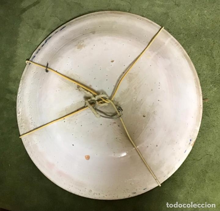 Antig&uuml;edades: PLATO DE MANISES POLICROMO S. XIX - Foto 2