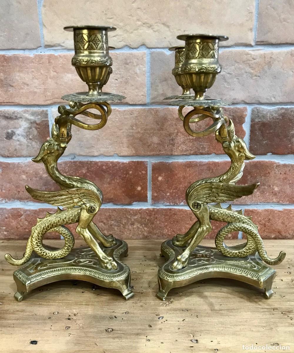 Antig&uuml;edades: Pareja de candelabros de bronce antiguos - Foto 1