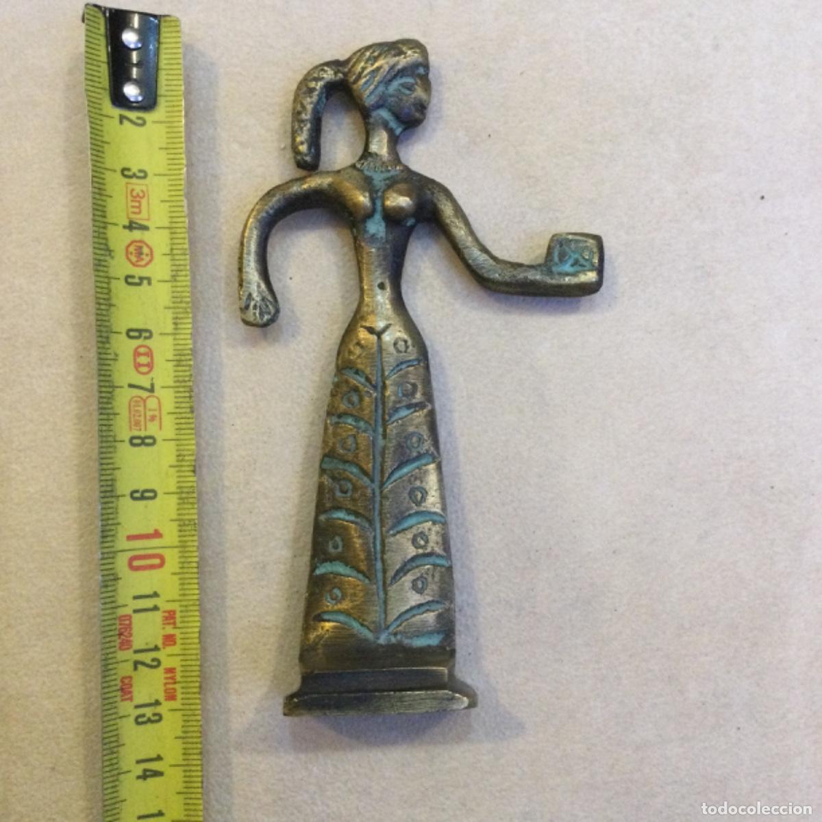 Antiques: Figura griega en bronce. 13 cms.