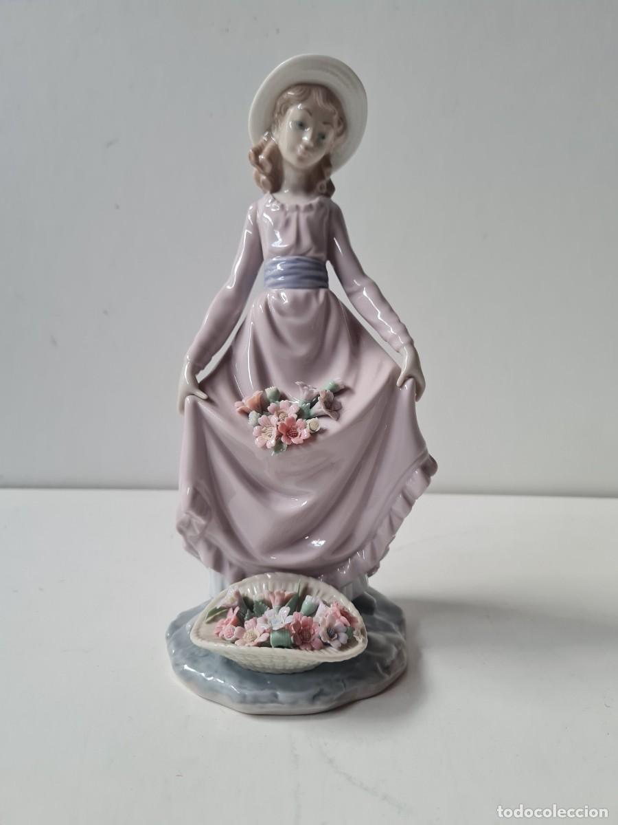 Antig&uuml;edades: LLADRO NI&Ntilde;A con flores en canasto (26 cms) - Foto 1
