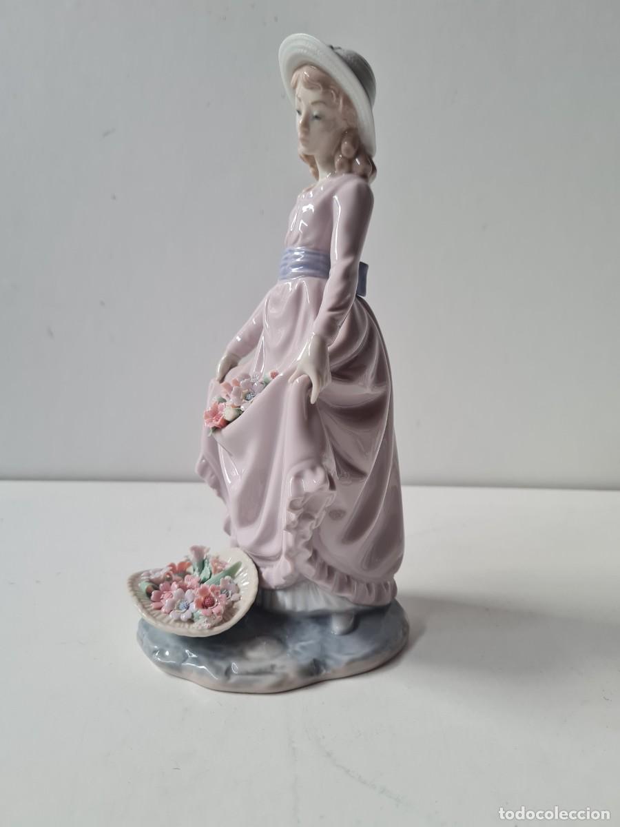 Antig&uuml;edades: LLADRO NI&Ntilde;A con flores en canasto (26 cms) - Foto 2
