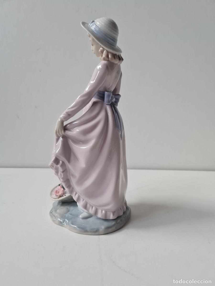 Antig&uuml;edades: LLADRO NI&Ntilde;A con flores en canasto (26 cms) - Foto 3