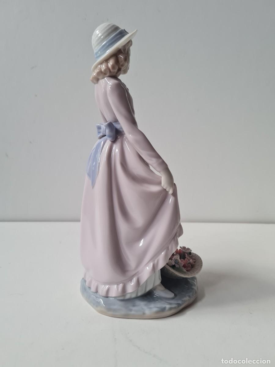 Antig&uuml;edades: LLADRO NI&Ntilde;A con flores en canasto (26 cms) - Foto 5