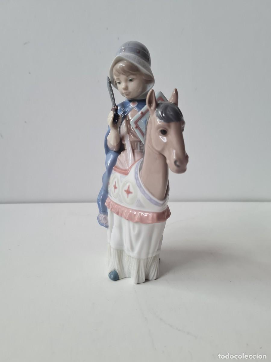 Antig&uuml;edades: LLADRO Ni&ntilde;a Medieval a caballo(22 cms) - Foto 3