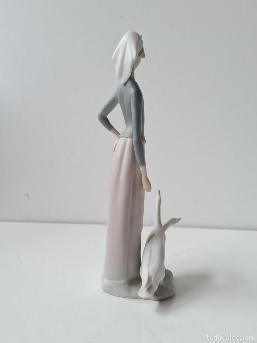 Antig&uuml;edades: LLADRO Pastora con 2 ocas(27 cms) - Foto 3