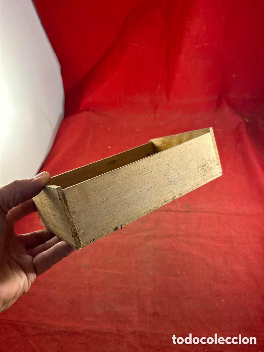 Antig&uuml;edades: Caja de madera - Foto 3