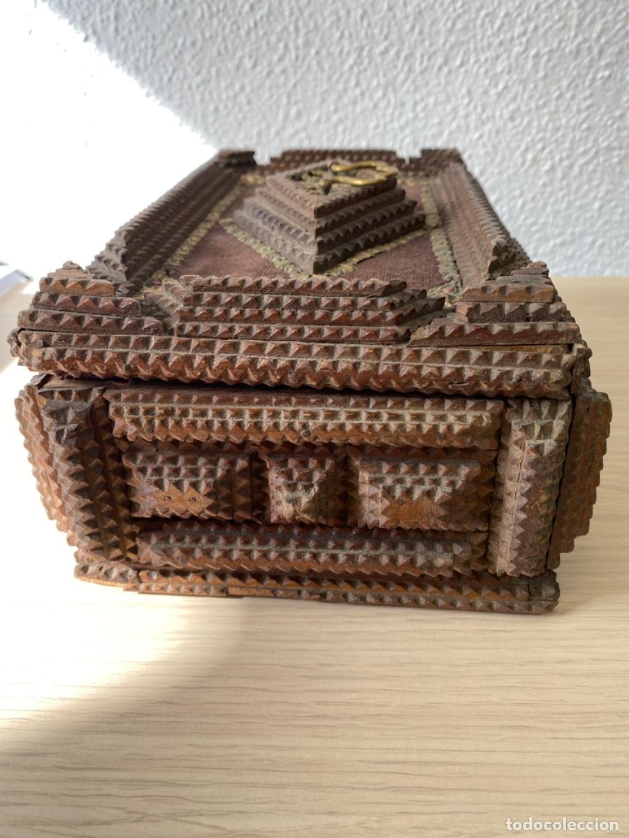 Antig&uuml;edades: Joyero madera Tramp Art - Foto 2