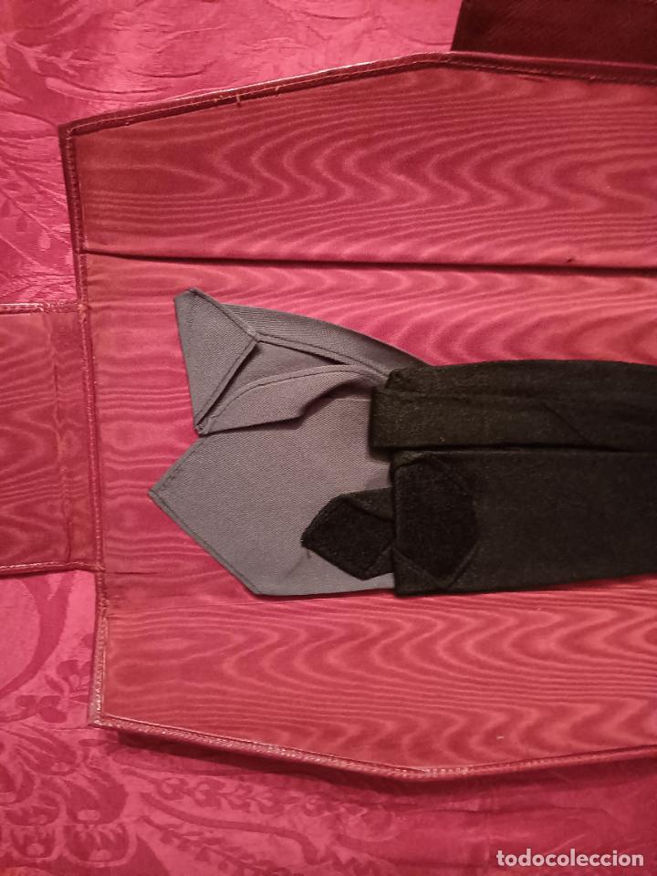 Antig&uuml;edades: Funda de corbata corbatas roja granate antigua rectangular estuche - Foto 8