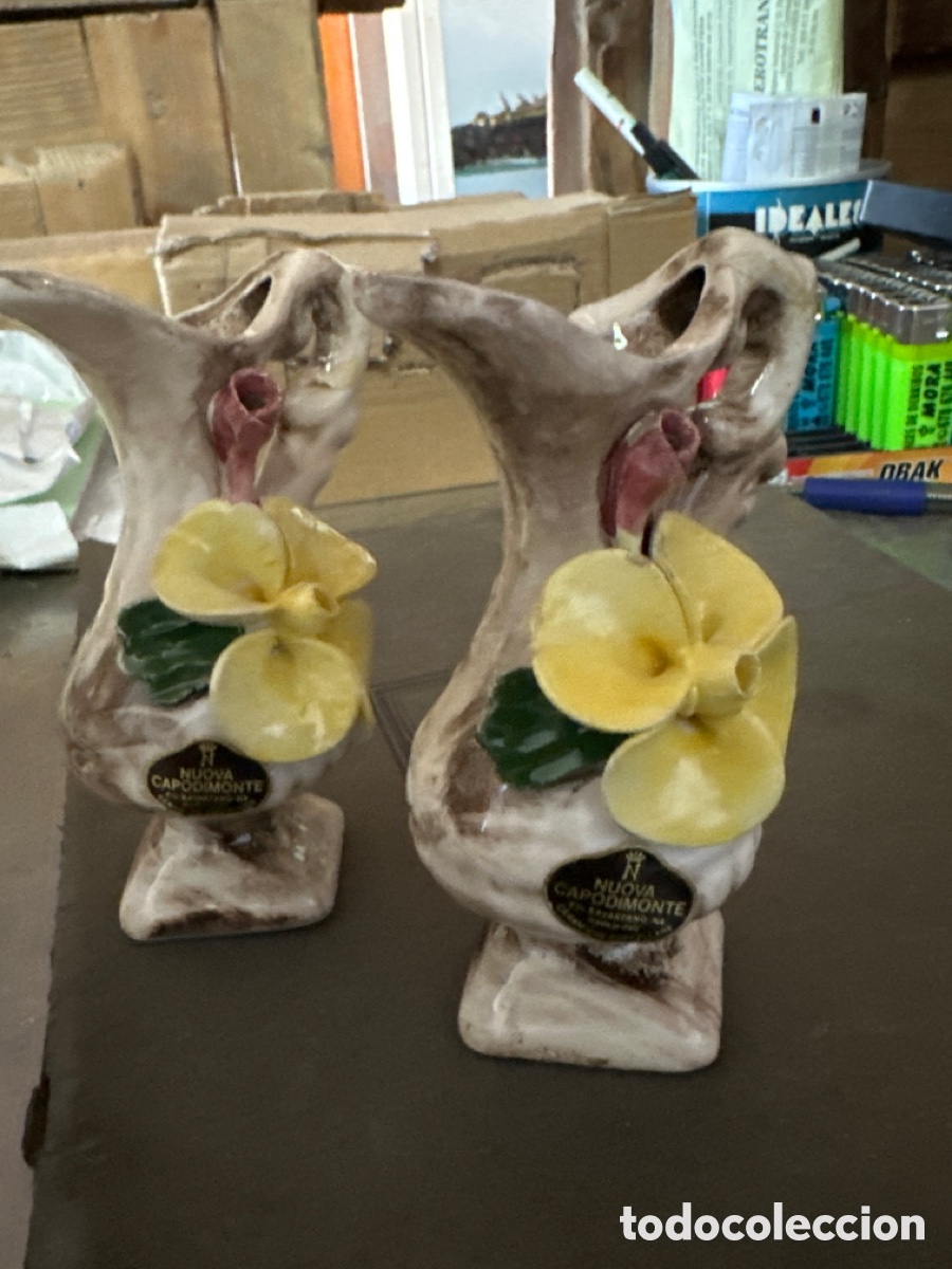 Antig&uuml;edades: Jarrones de porcelana capodimonte - Foto 1
