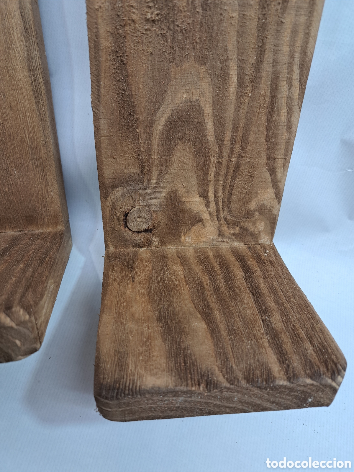 Antig&uuml;edades: PAREJA DE PORTAVELAS DE MADERA RUSTICOS - Foto 4