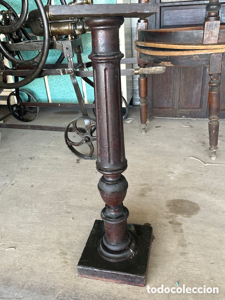 Antig&uuml;edades: Pedestal de madera antigua de caoba - Foto 2