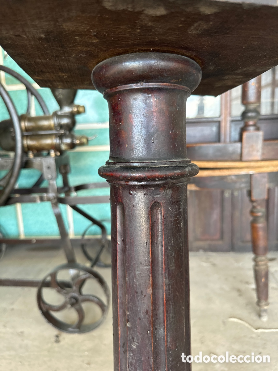 Antig&uuml;edades: Pedestal de madera antigua de caoba - Foto 4