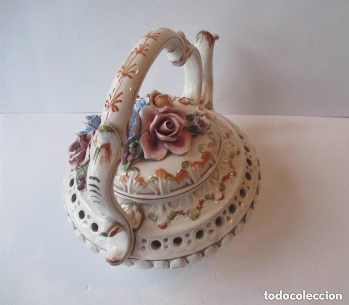 Antig&uuml;edades: TETERA EN PORCELANA CAPODIMONTE - Foto 4